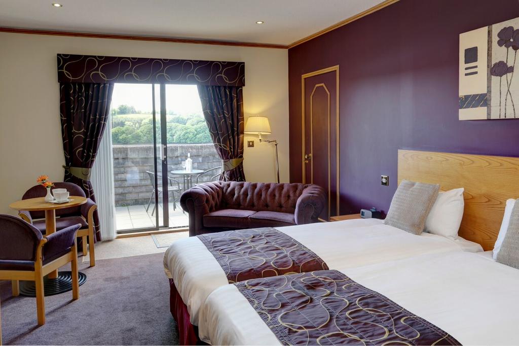 Passage House Club 22