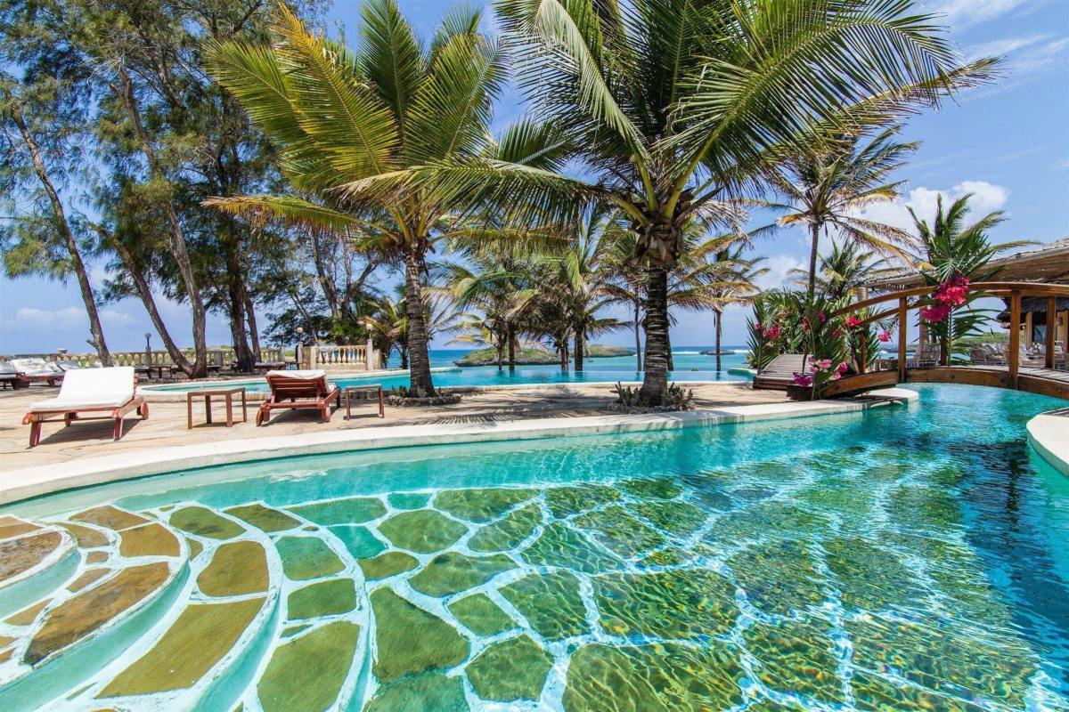 Aquarius Beach Resort 15