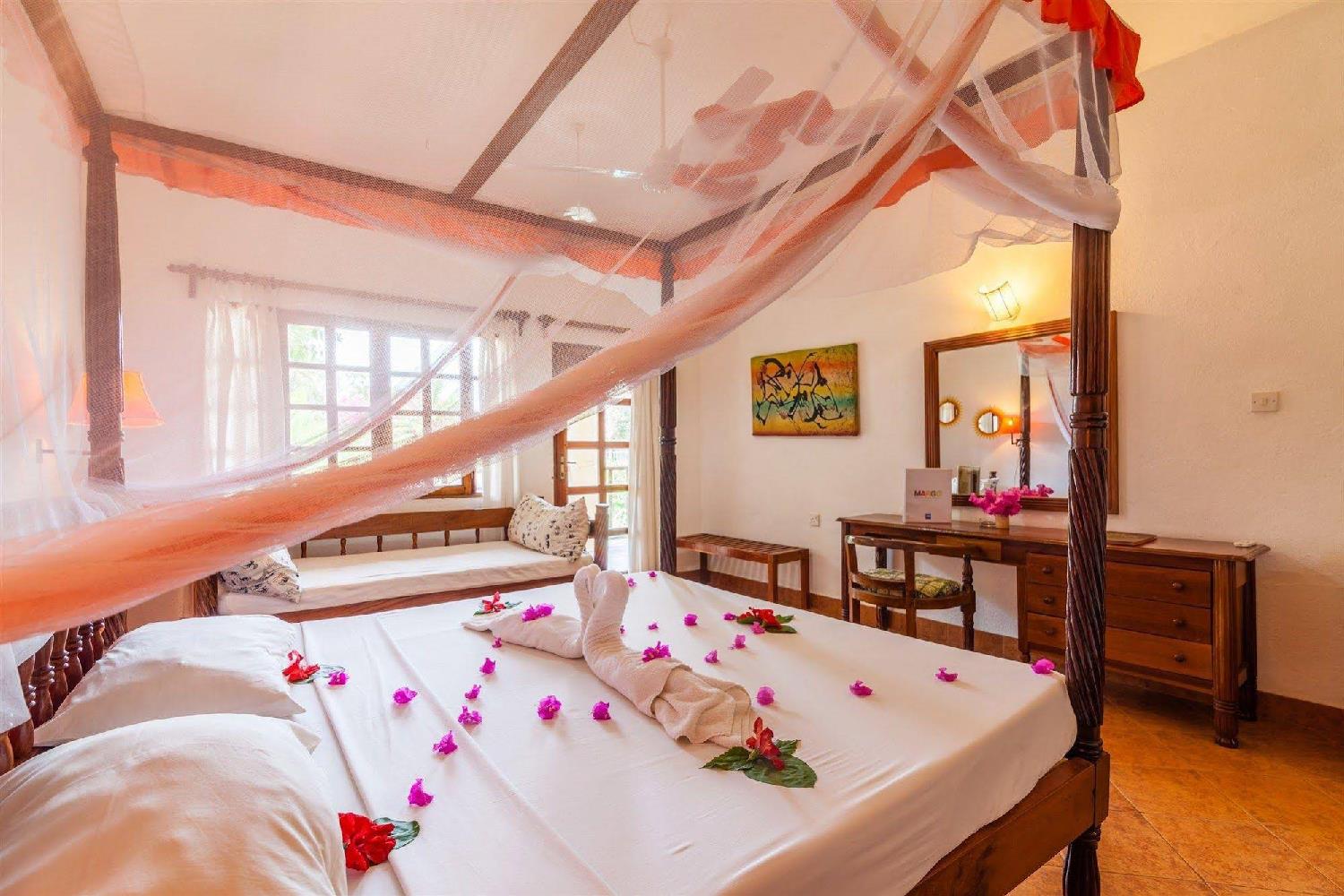 Aquarius Beach Resort 17