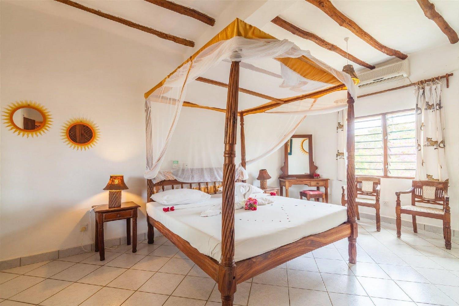 Aquarius Beach Resort 18