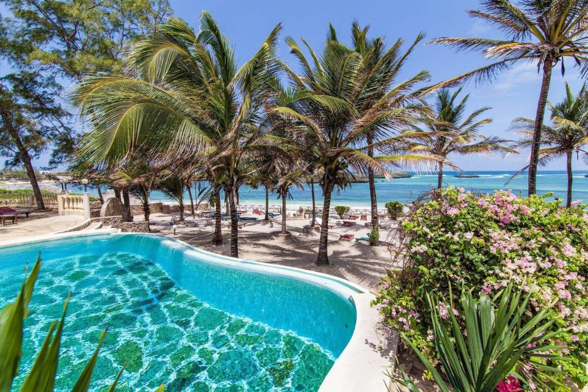 Aquarius Beach Resort 5