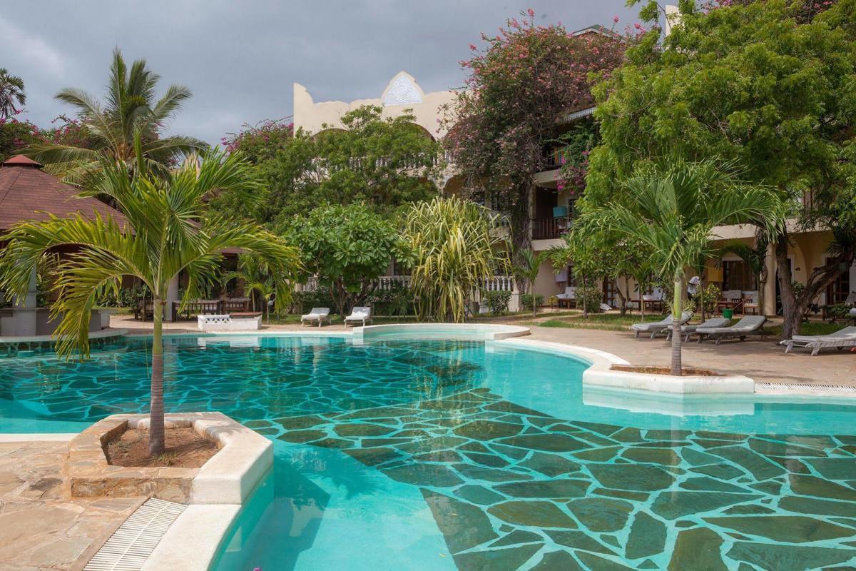 Aquarius Beach Resort 60