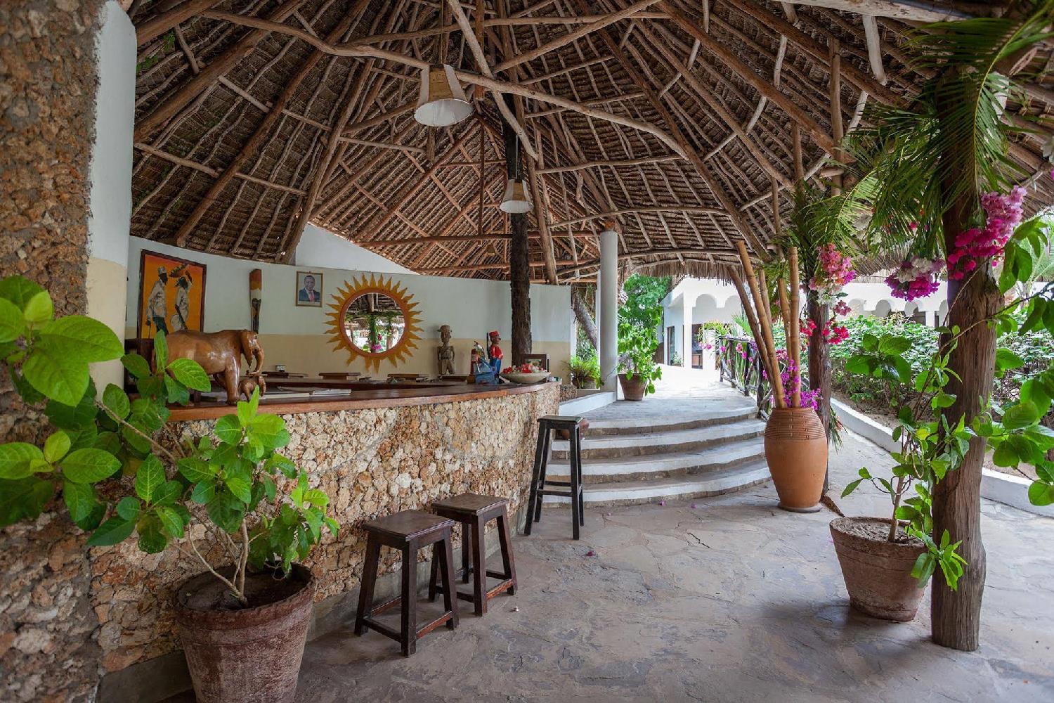 Aquarius Beach Resort 7