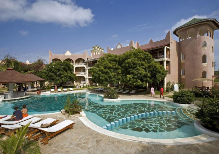 Aquarius Beach Resort 14