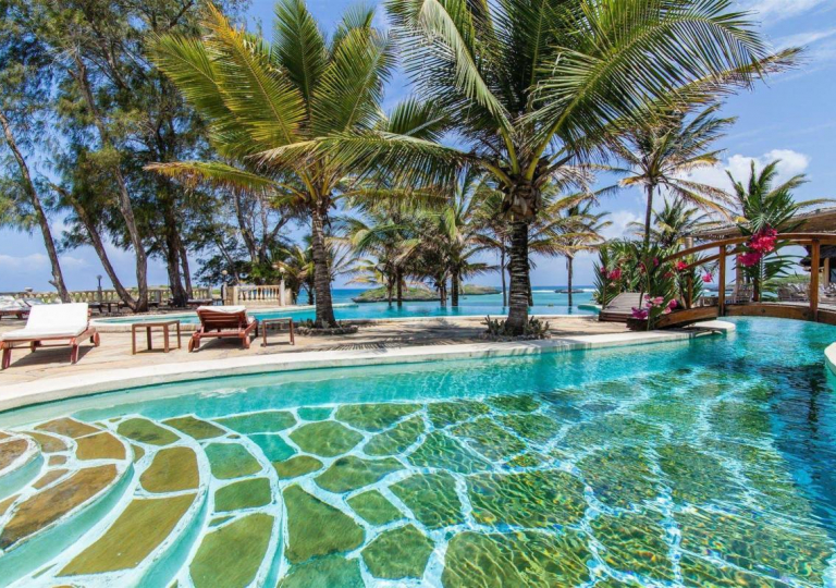 Aquarius Beach Resort 15