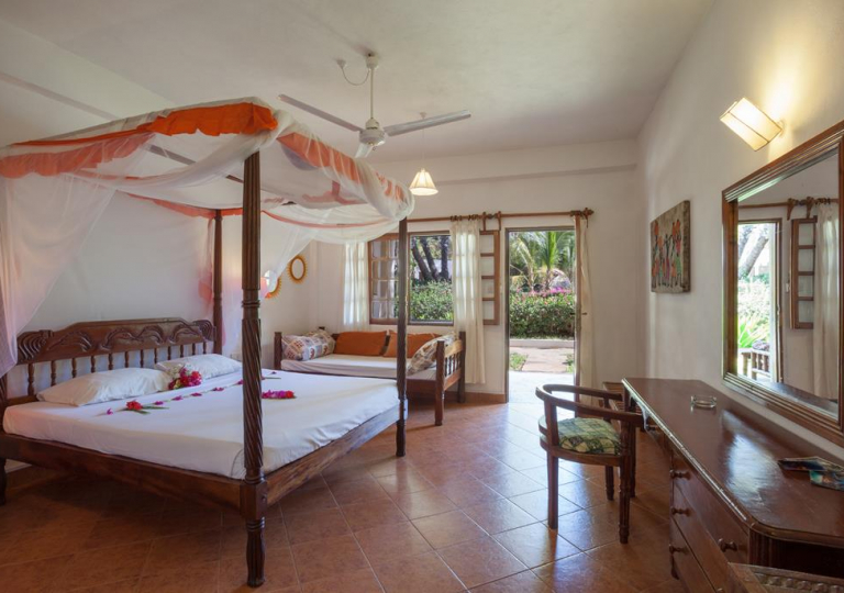 Aquarius Beach Resort 20