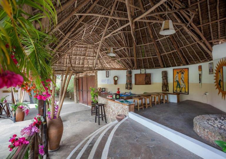 Aquarius Beach Resort 8